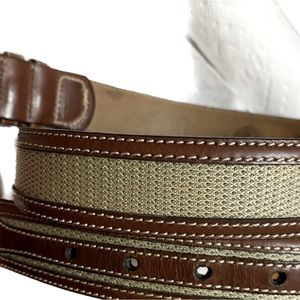 Tommy Bahama men’s belt. Size 42. Rarely worn and no signs of wear.